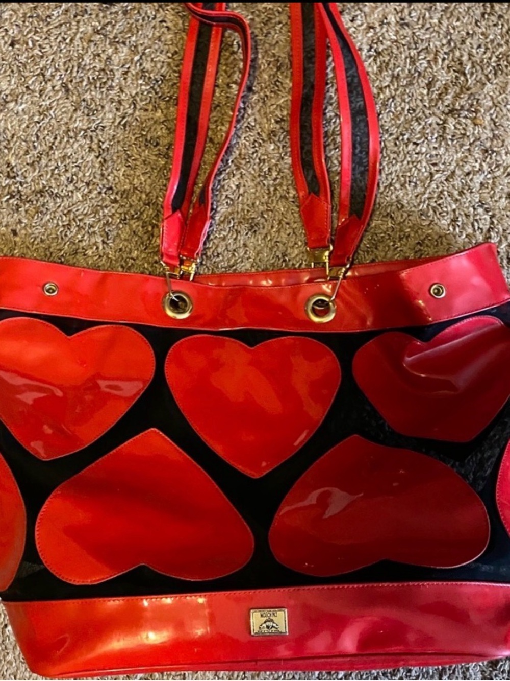 Moschino Red and Black Patent Heart Tote - Picture 2 of 6